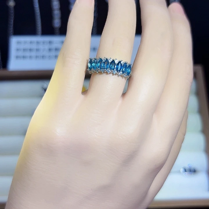 银S925镶嵌托帕石戒指