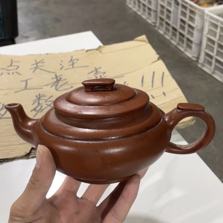 老厂紫砂壶一件。
