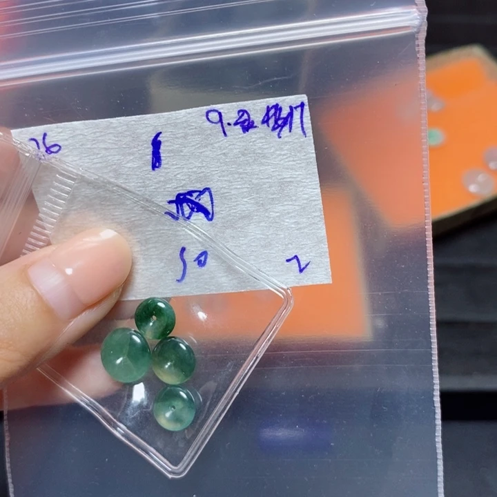 江***露未镶嵌定制翡翠不退