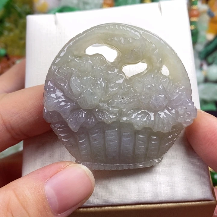 翡翠未镶嵌吊坠(赠链)