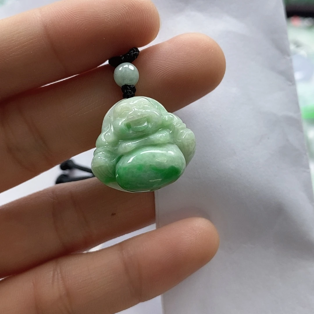 翡翠颈饰未镶嵌佛公