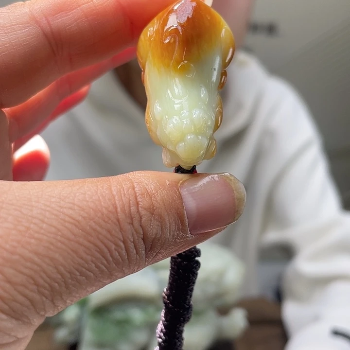 和田玉未镶嵌把件