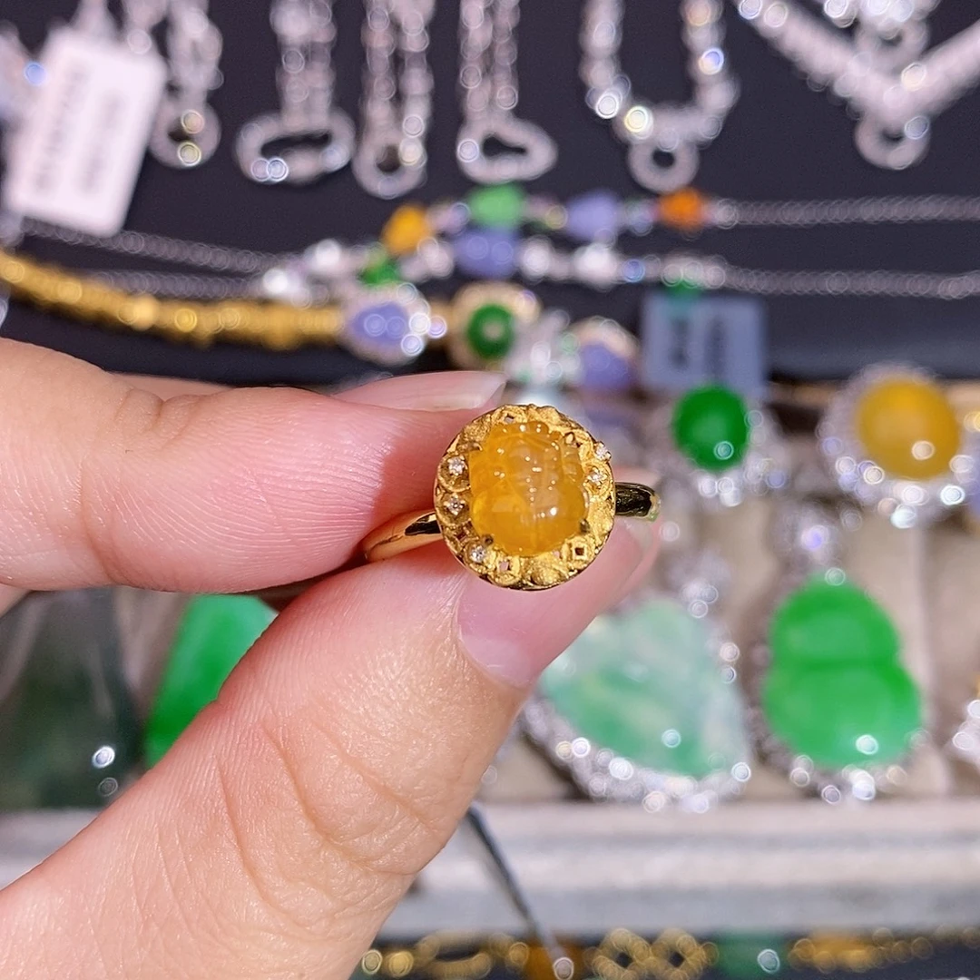 翡翠18K金镶嵌颈饰