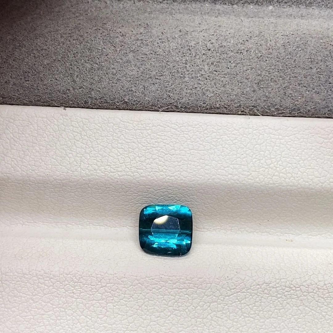 碧玺未镶嵌裸石1.58克拉天然拉贡碧玺