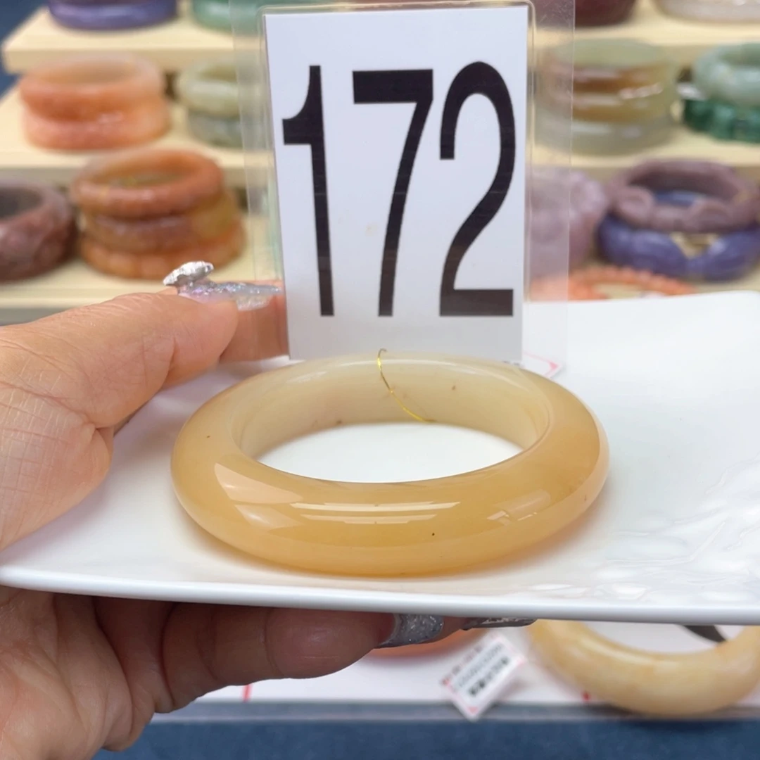 石英质玉未镶嵌手镯