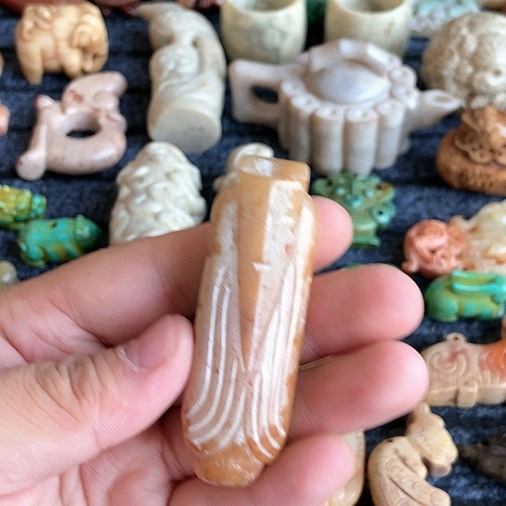 和田玉未镶嵌颈饰10