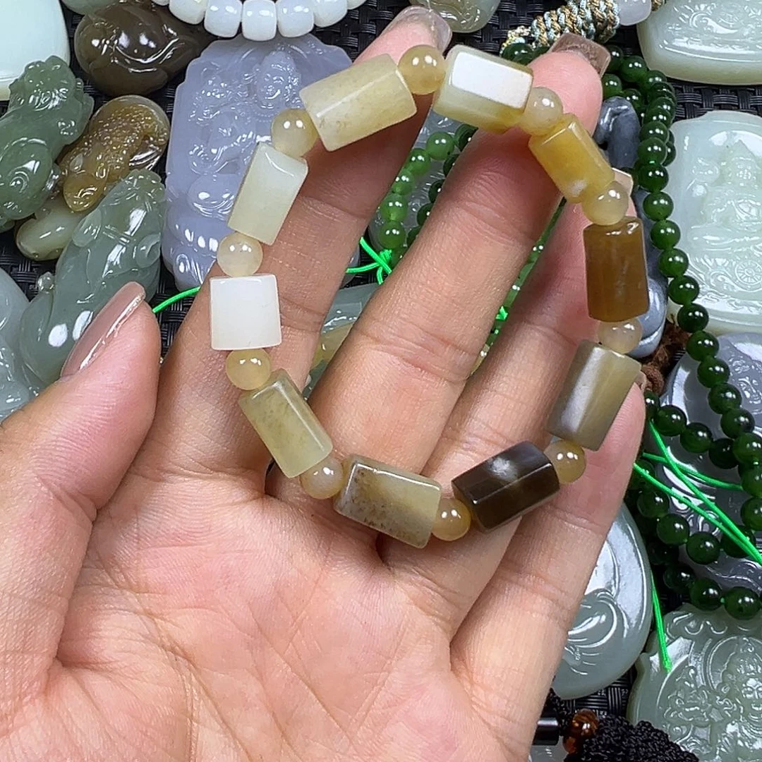 和田玉未镶嵌颈饰微瑕漏