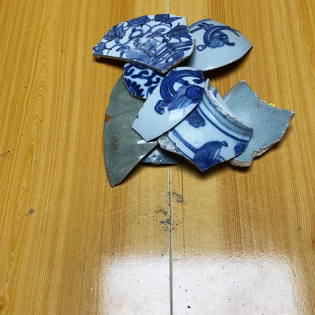 金铜精品瓷片标本9