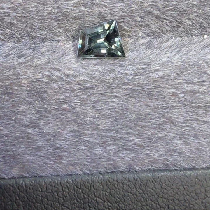 尖晶石裸石90分金属色