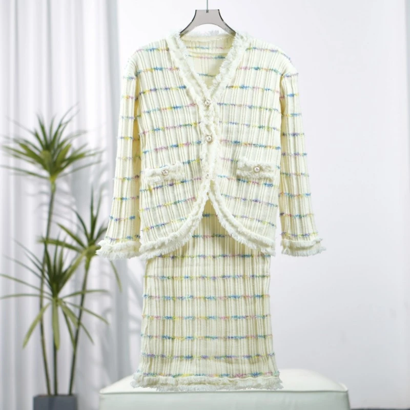 绘系列  S470-1  女装时尚撤柜针织连衣裙套装杏色