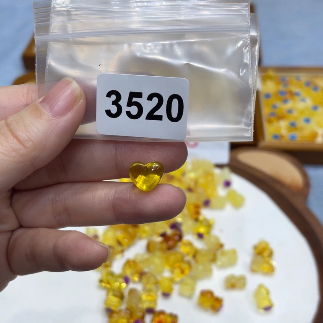 琥珀珠宝奇石未镶嵌