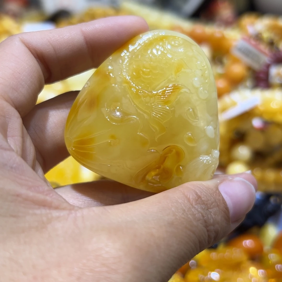 琥珀珠宝奇石未镶嵌