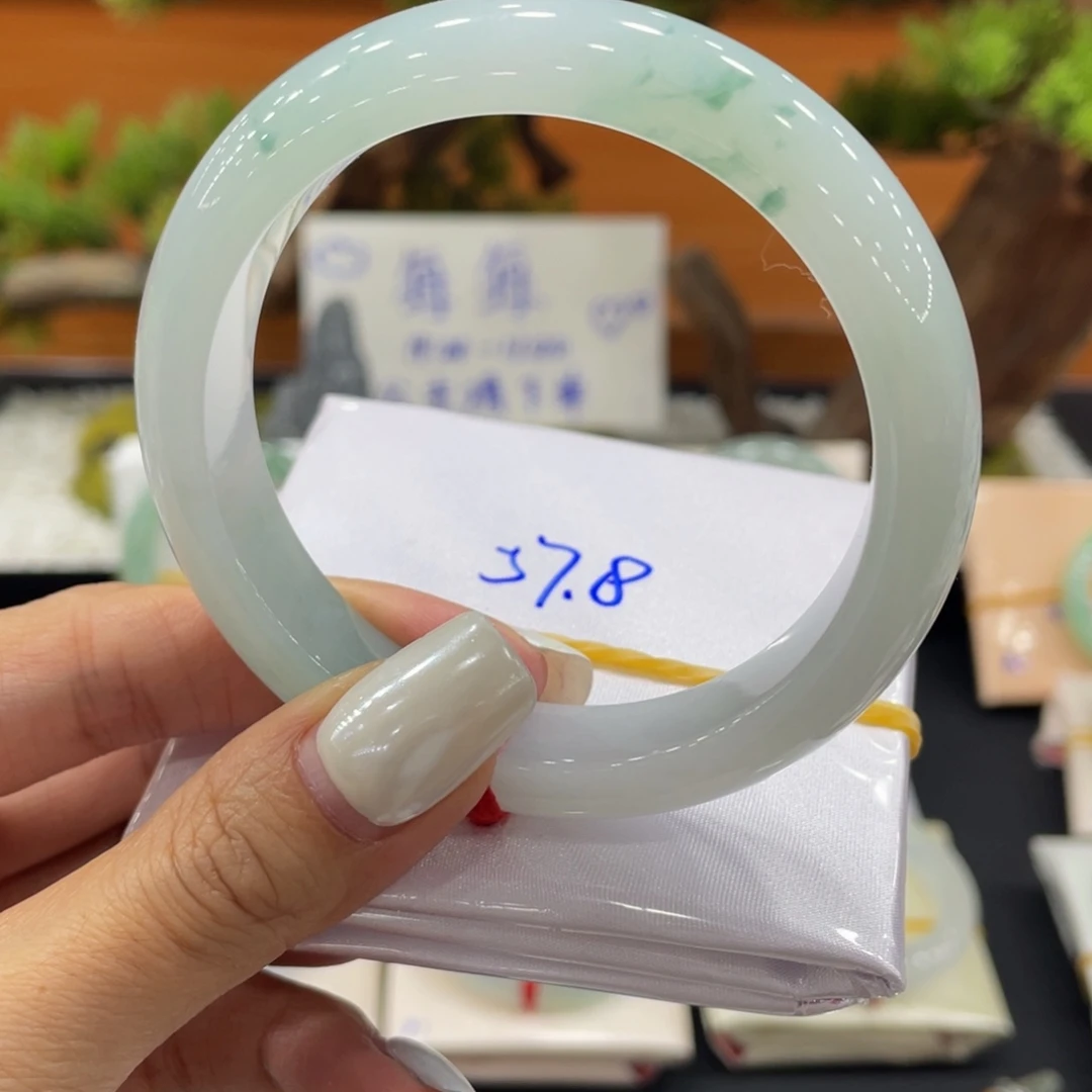 翡翠未镶嵌手镯缅甸翡翠