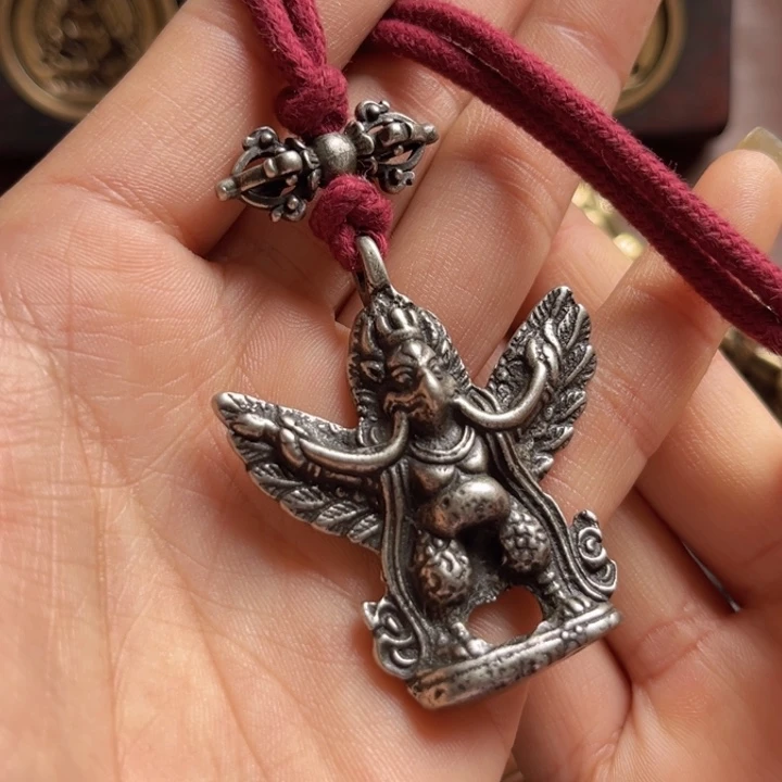 颈饰琉璃贡**宗喜欢的朋友