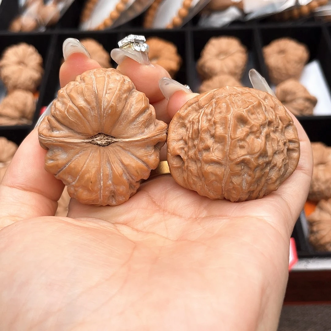 文玩核桃把件40一字深凹底大眼睛近正肩48.9克4048