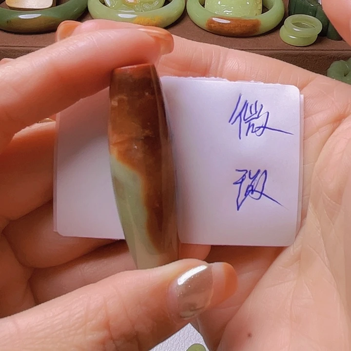 未镶嵌岫岩河磨玉（透闪石质玉）把件