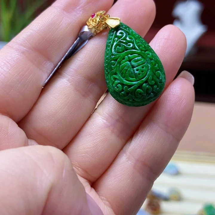 翡翠未镶嵌颈饰吊坠