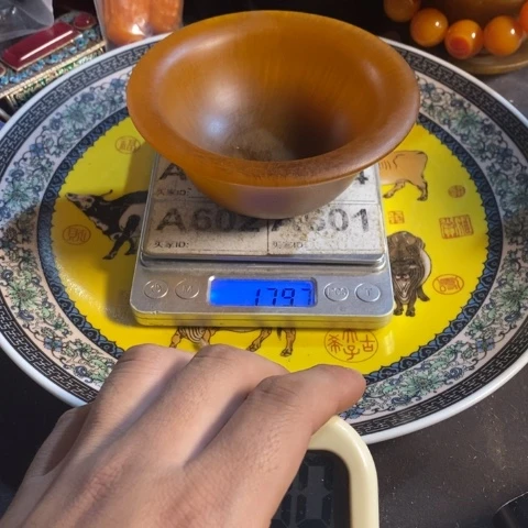 瓷片B***1寻呼台的一个小女孩在一