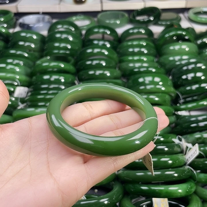 未镶嵌手镯和田玉（碧玉）