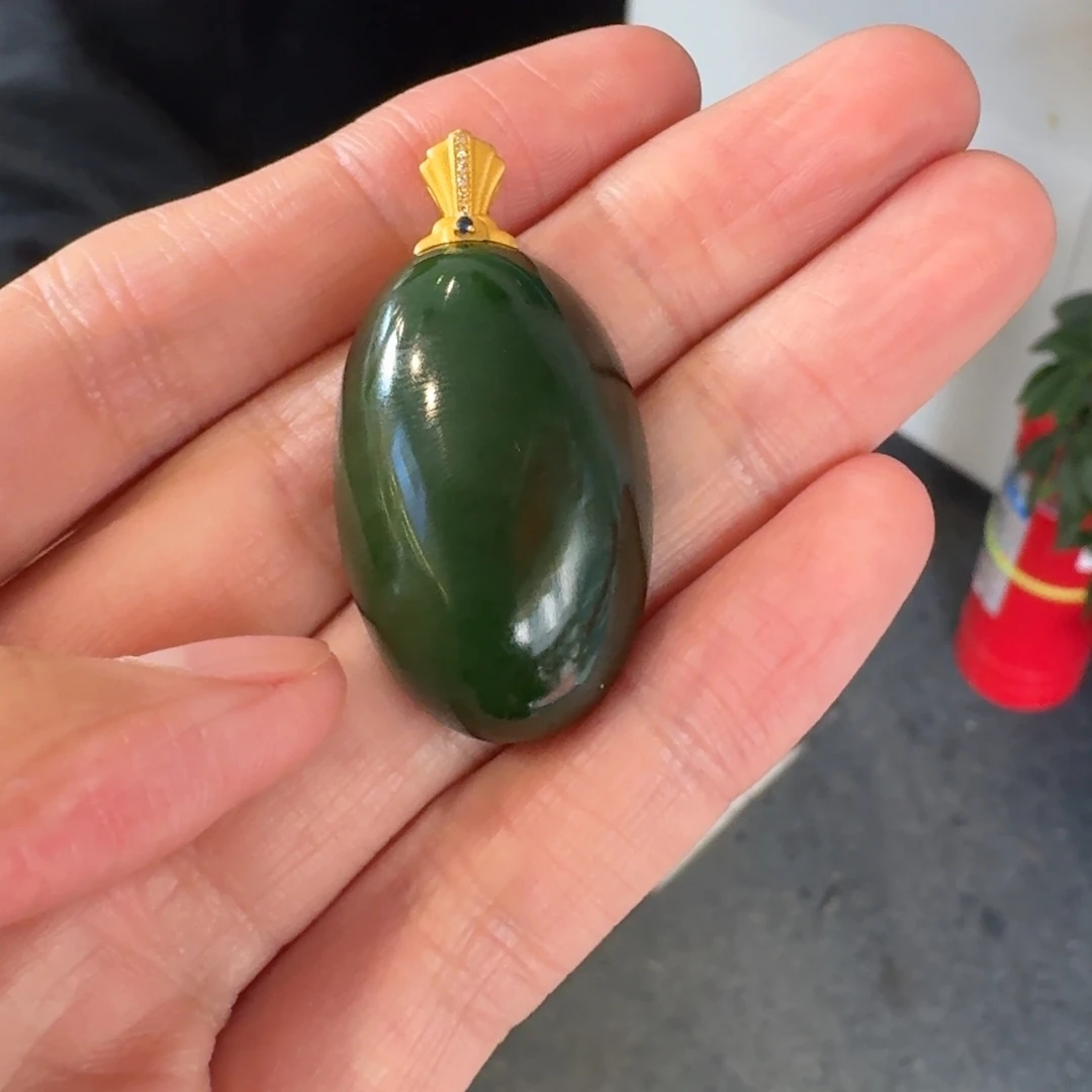 和田玉18K金镶嵌颈饰1111冯总卡34左右