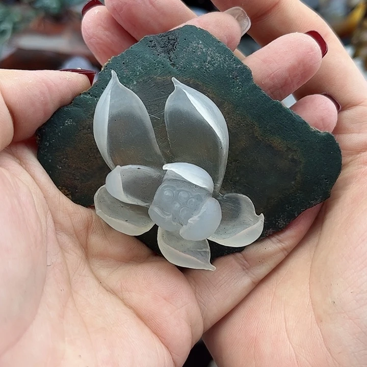 玛瑙手饰未镶嵌魅**华摆件