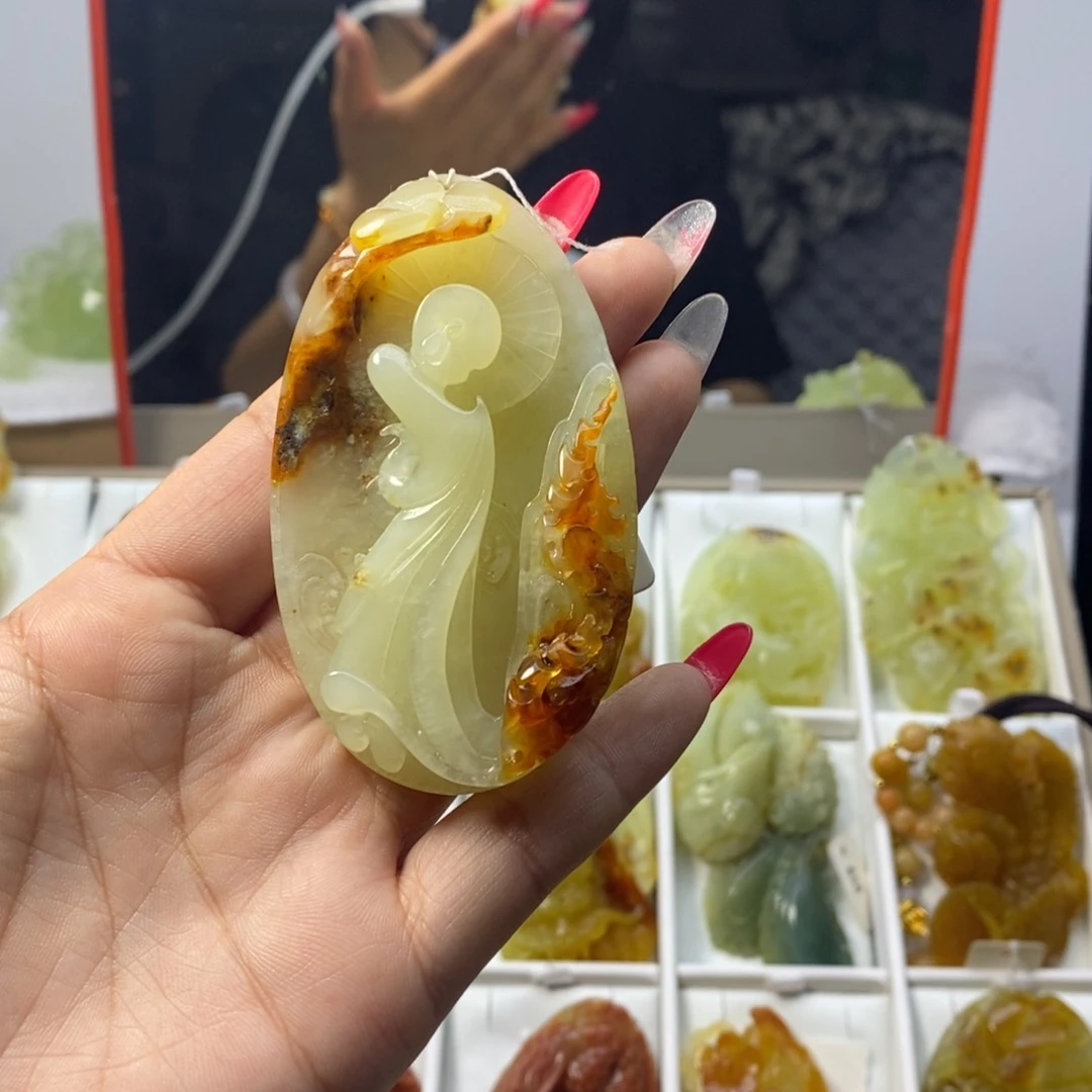 蛇纹石玉未镶嵌颈饰