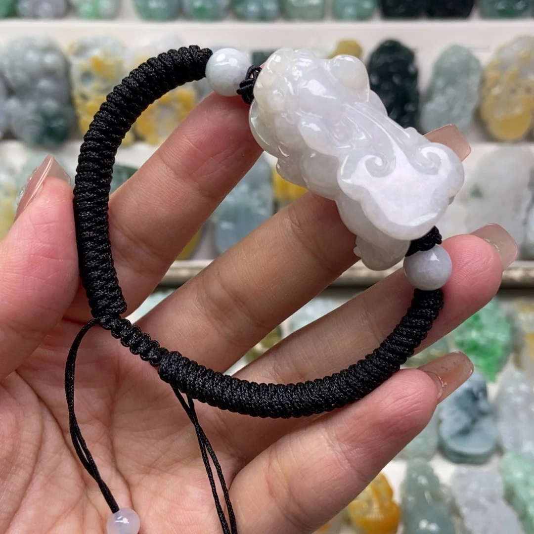 翡翠吊坠(赠链)未镶嵌