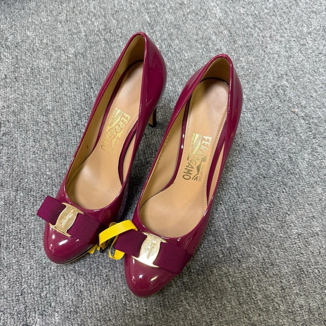 95新 FERRAGAMO/菲拉格慕 Vara 浅口粗跟高跟鞋 36.5码/10139