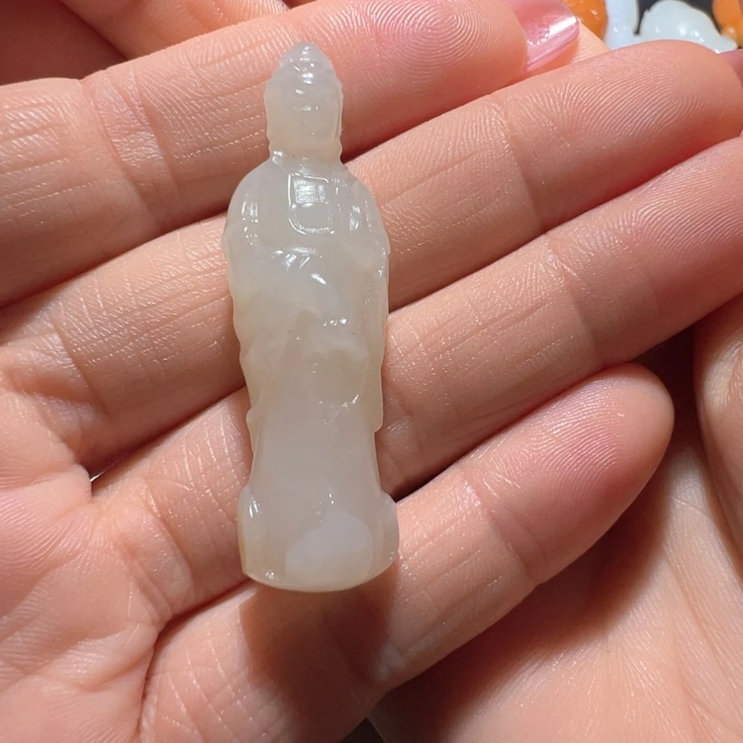 和田玉未镶嵌颈饰闯*湖