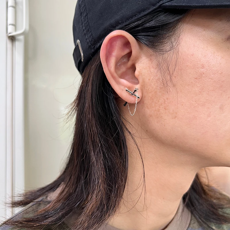 925银耳饰 925银耳饰 纯银单只暗黑十字架耳钉男ins个性小众耳环