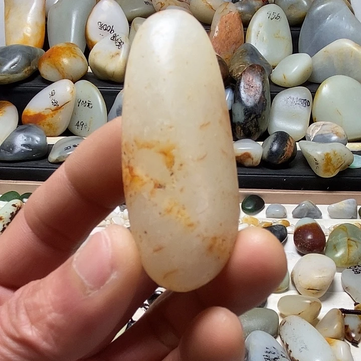 和田玉未镶嵌颈饰吊坠