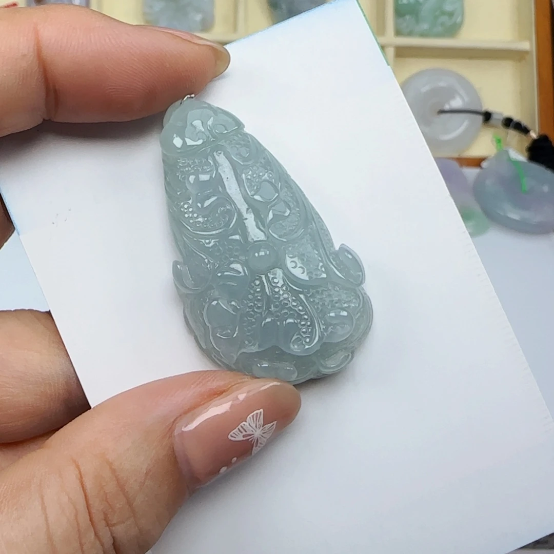 颈饰未镶嵌翡翠