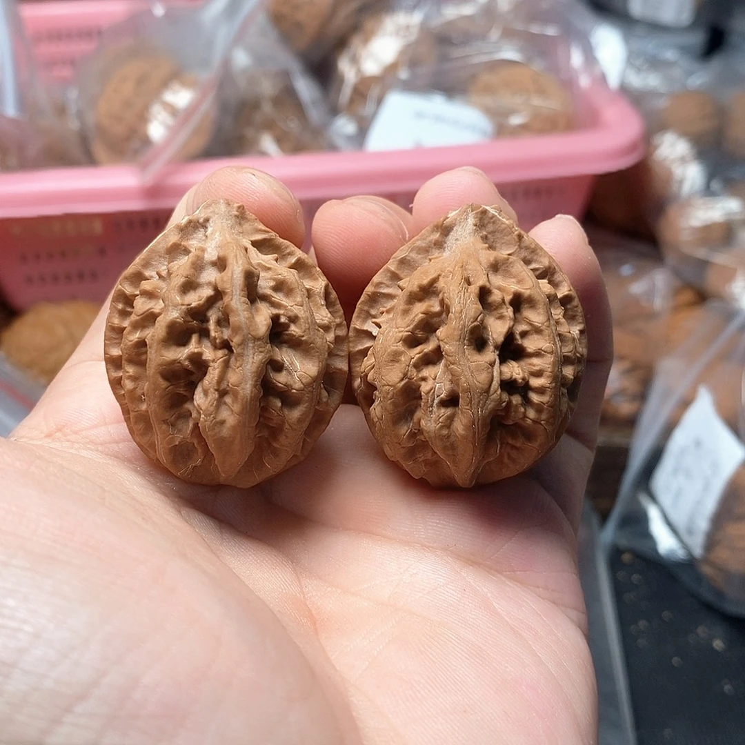 1文玩核桃火龙纹33-469