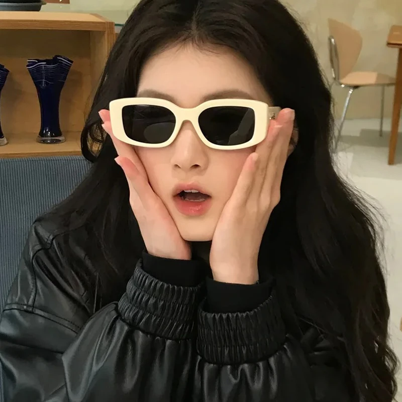 复古甜酷奶白墨镜女款方圆脸高级感百搭旅游方框太阳眼镜2025新款