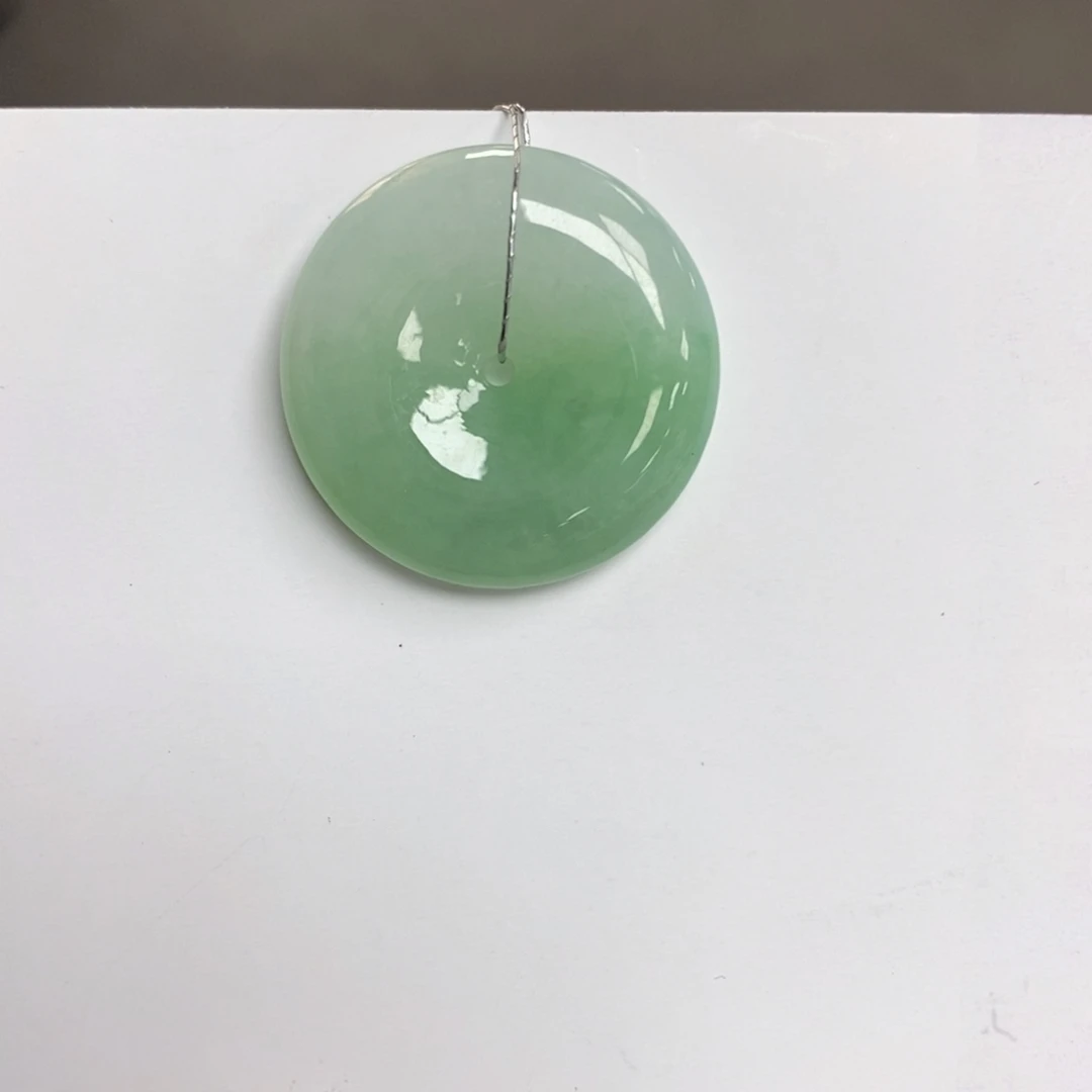 翡翠颈饰未镶嵌平安扣