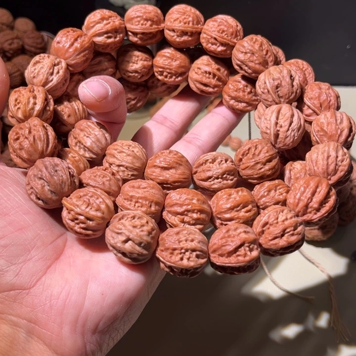 文玩核桃手串…………25