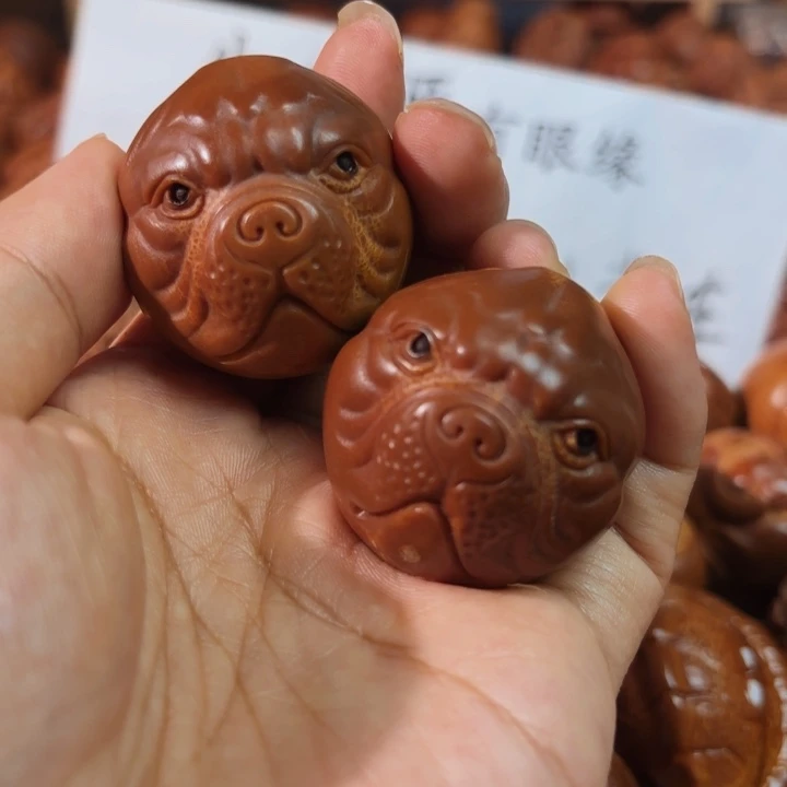 橄榄核把件旺财狗狗一颗