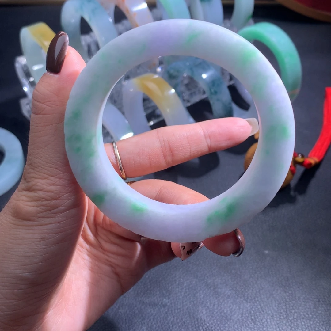 未镶嵌翡翠手镯定制翡翠