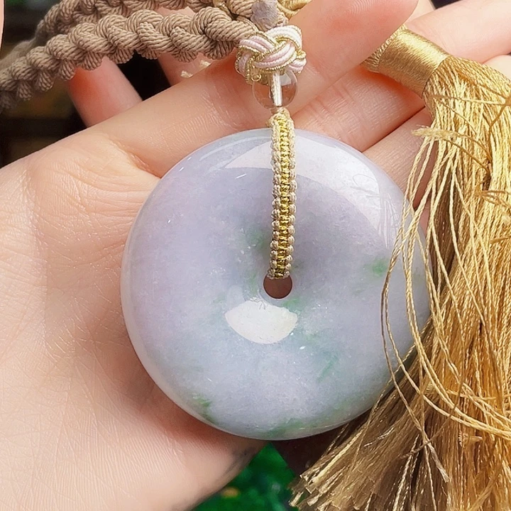 翡翠未镶嵌颈饰多样性