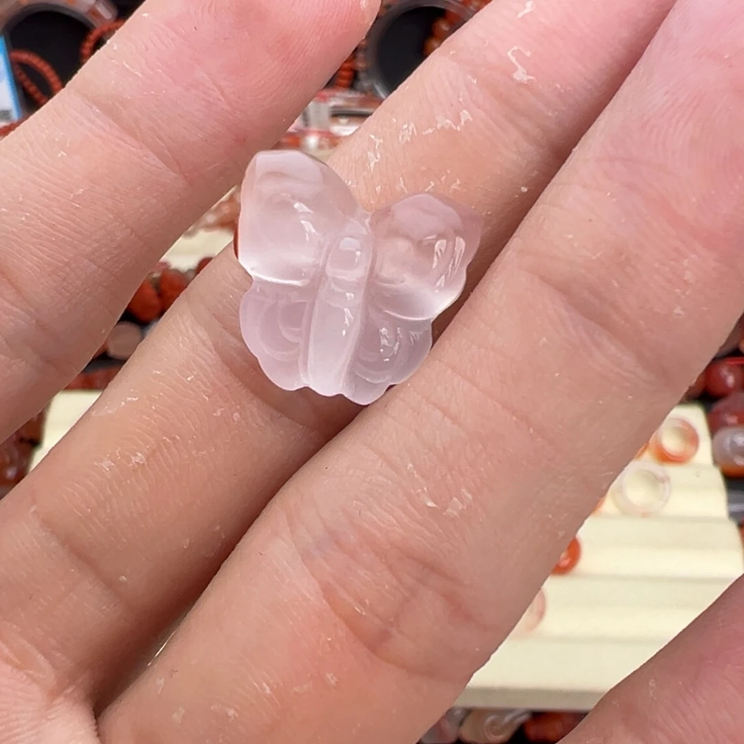 南红玛瑙未镶嵌颈饰蝴蝶