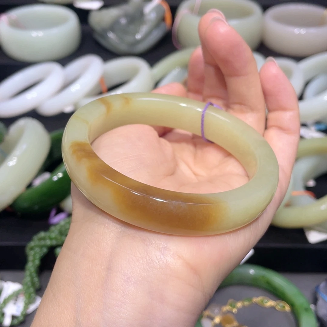 和田玉手镯未镶嵌82