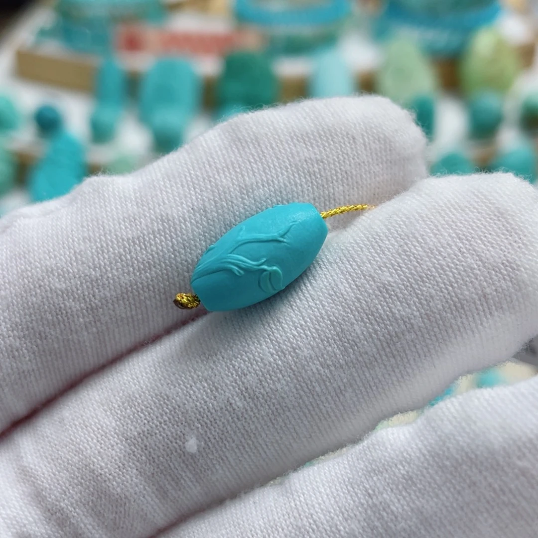 绿松石未镶嵌珠宝奇石