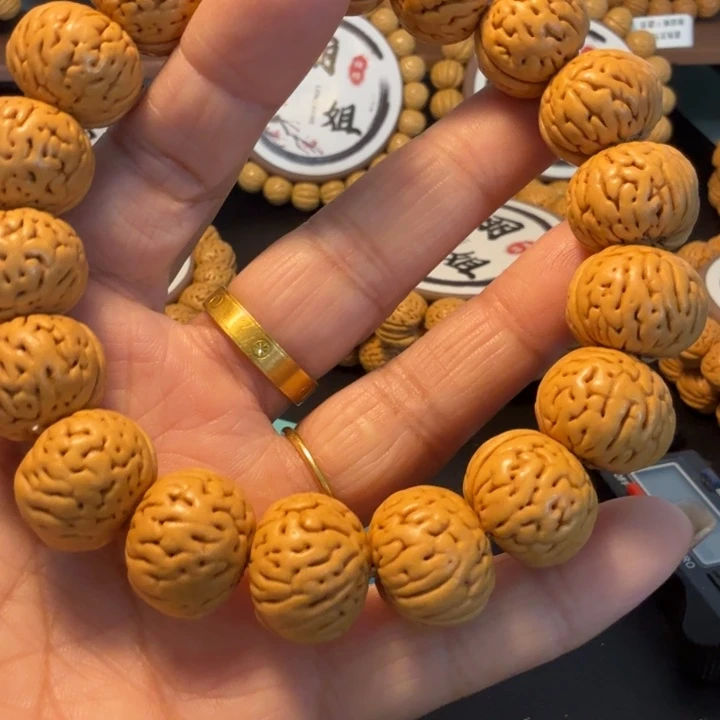 ****下精品文玩铁核肌肉