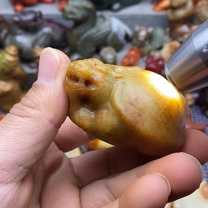 未镶嵌蛇纹石玉颈饰