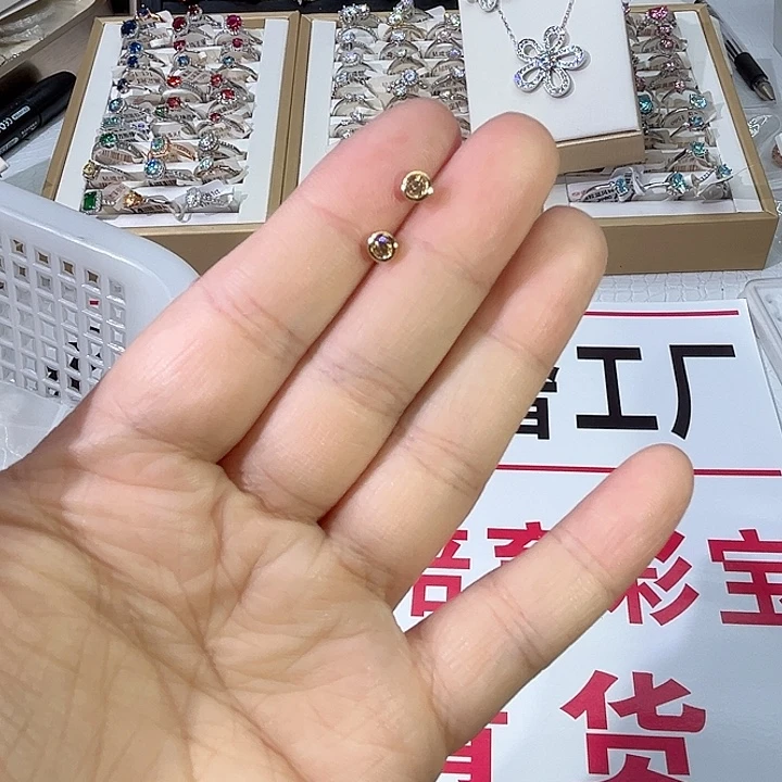 莫桑石铜合金迷你茶色泡泡耳钉