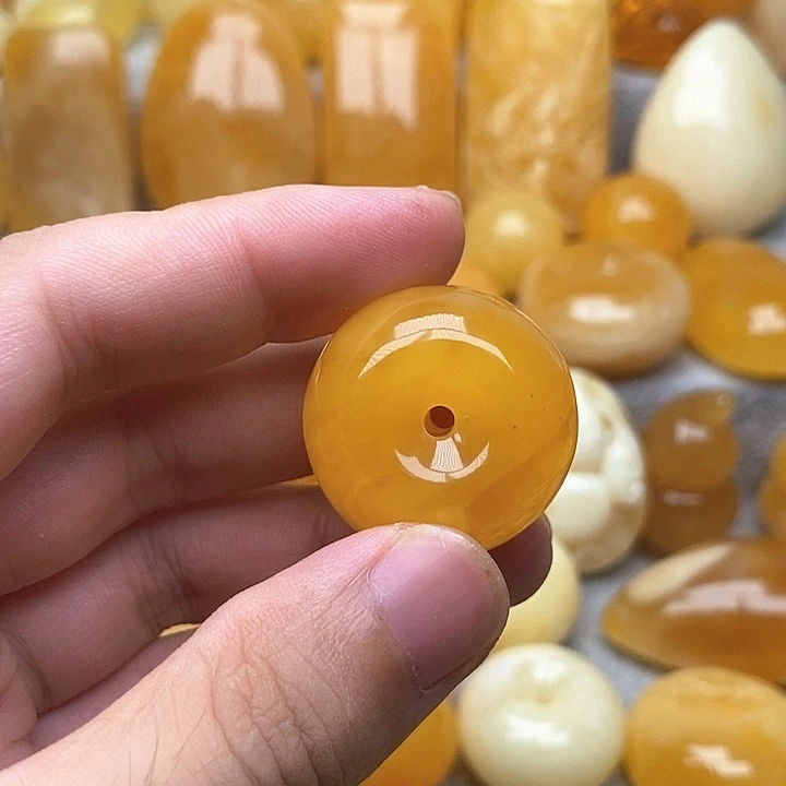 未镶嵌颈饰琥珀琥珀蜜蜡吊坠
