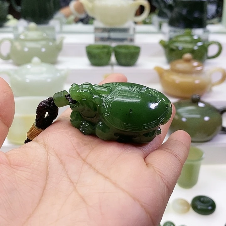 未镶嵌和田玉挂件石**美龙龟