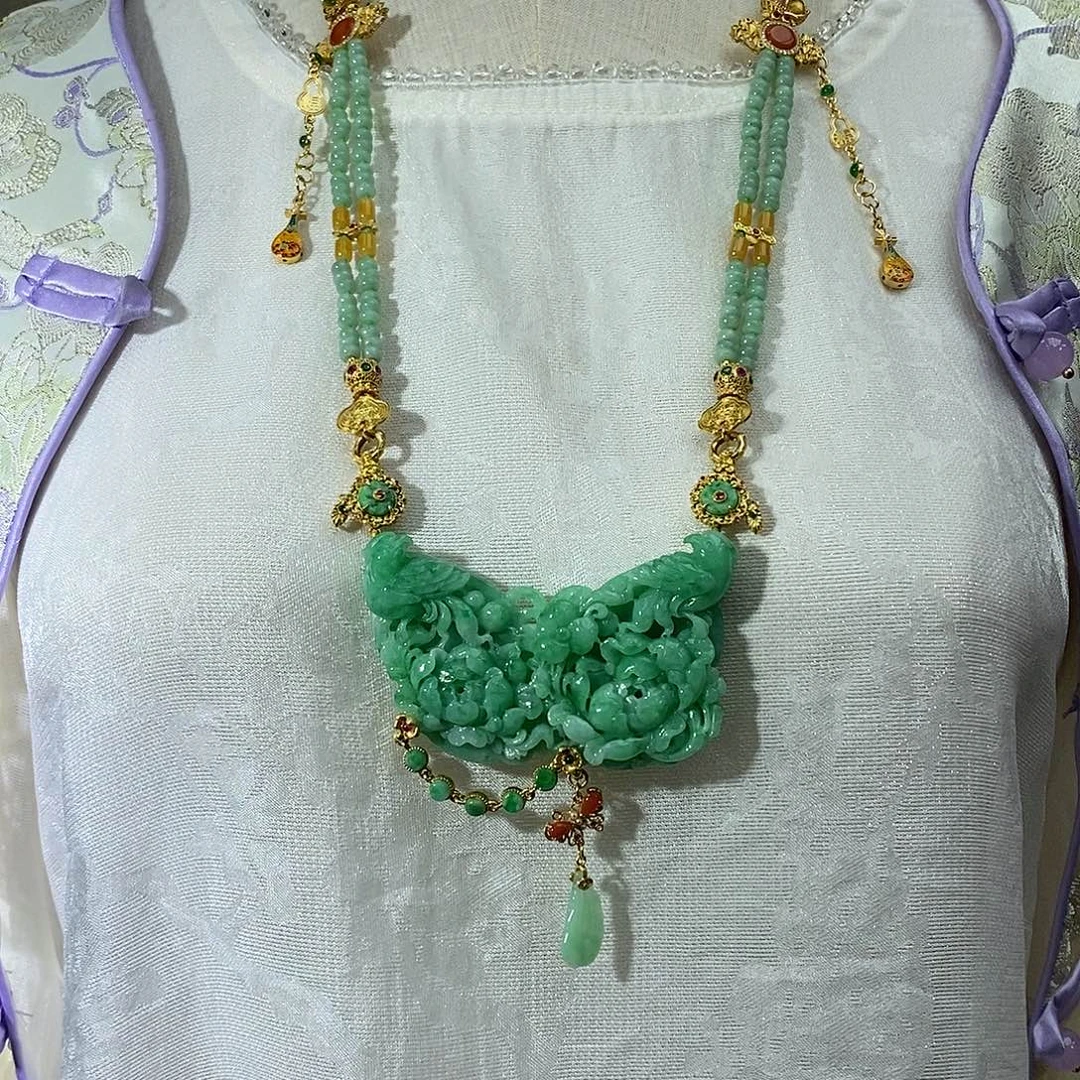 翡翠未镶嵌颈饰吊坠