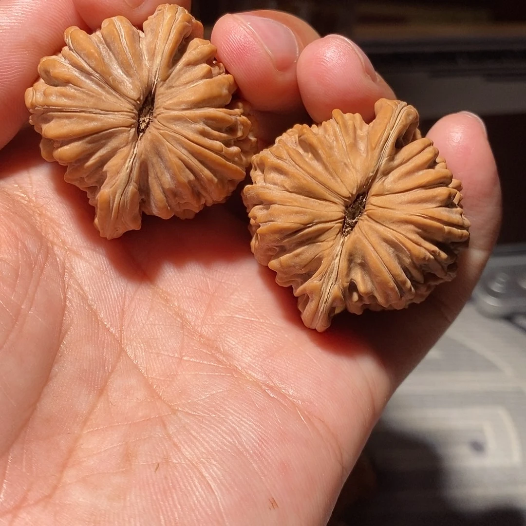 大***y把件文玩核桃001四座楼41尺全品头货