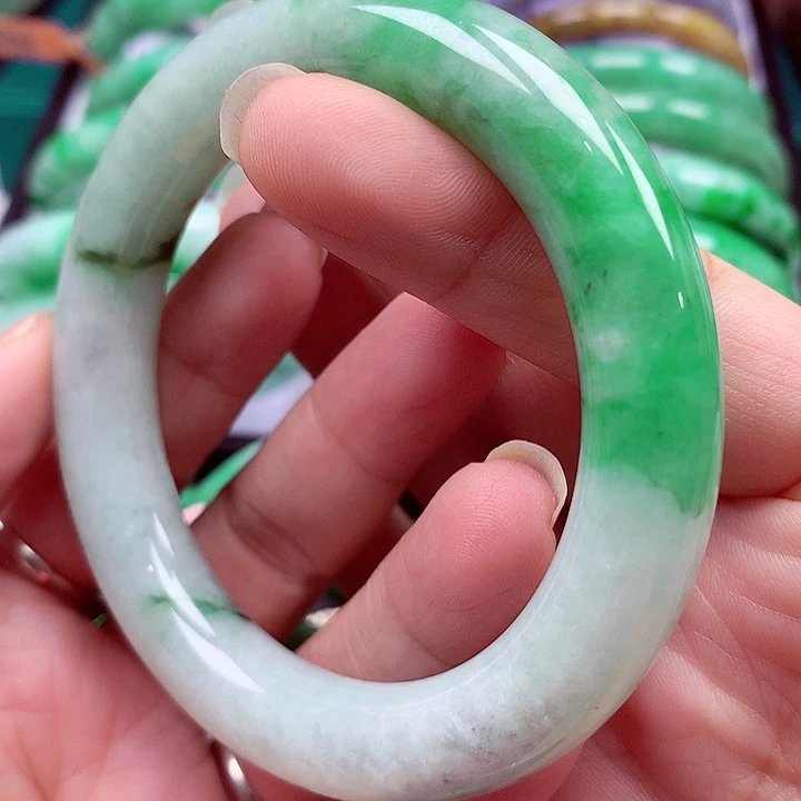 翡翠未镶嵌手镯翡翠